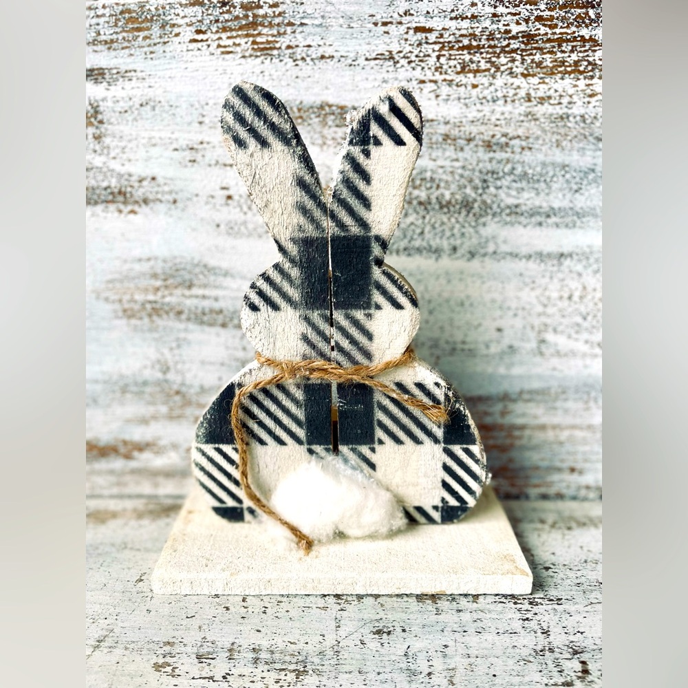 *Rustic Wood Buffalo Check Cottontail Bunny on Base